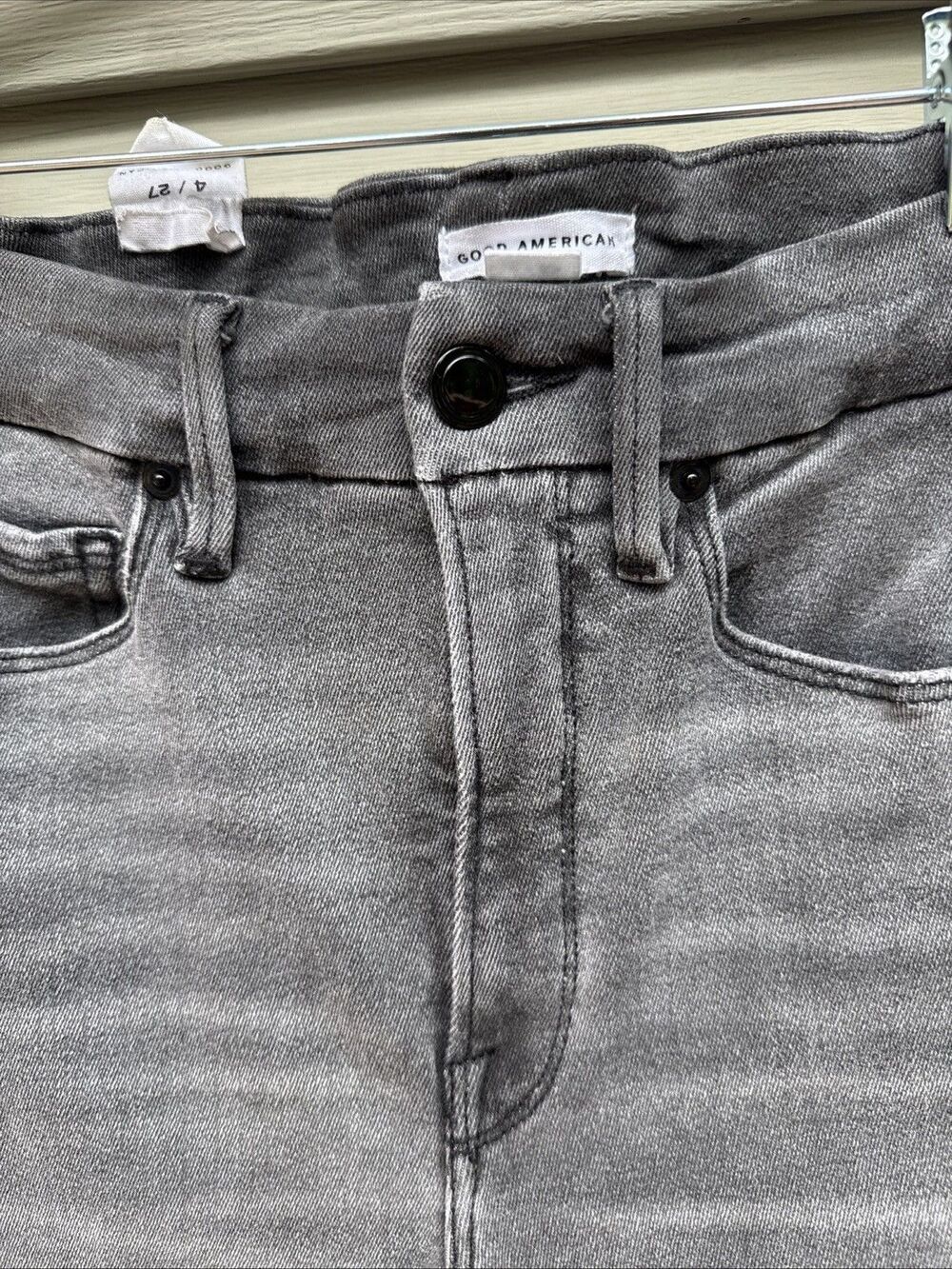 Good American sz 4 27 Denim Good Waist Crop Raw Hem Jeans in Charcoal Wash - Picture 2 of 10